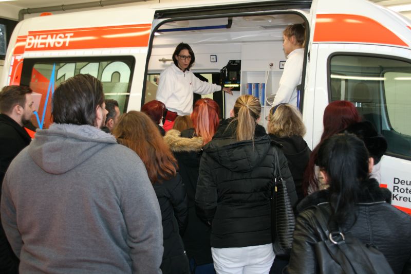 Jobcenter Und Drk Fördern Rettungssanitäter Für Den - 