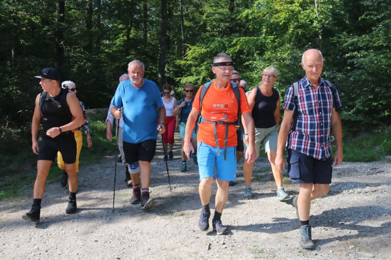 Wanderfreunde Des Siegerland Turngaus Erklommen Die Puderburg Wirsiegen Das Siegerland Portal 4358