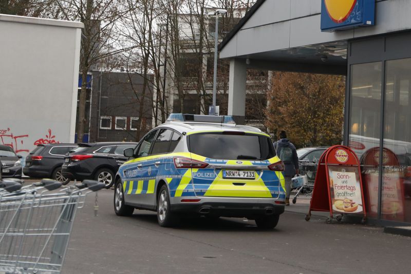 Räuberischer Diebstahl In Supermarkt: Mitarbeiter Bedroht Und Verletzt ...